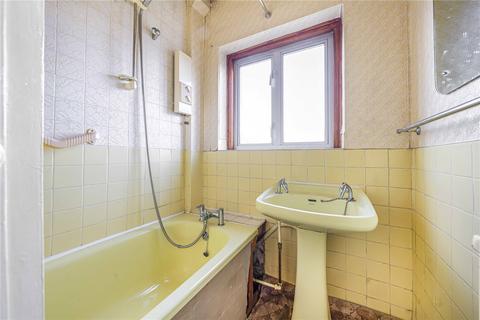 34 Wilverley Crescent, New Malden, KT3 5LW