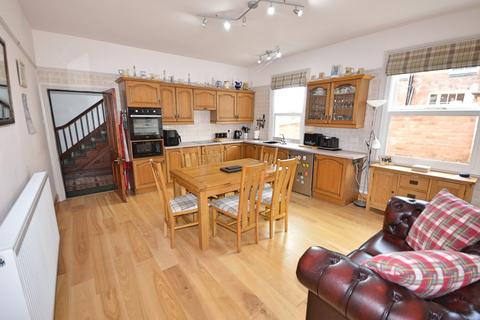 5 bedroom end of terrace house for sale, Bryn Llys, Fron Lane, Newtown, Powys, SY16