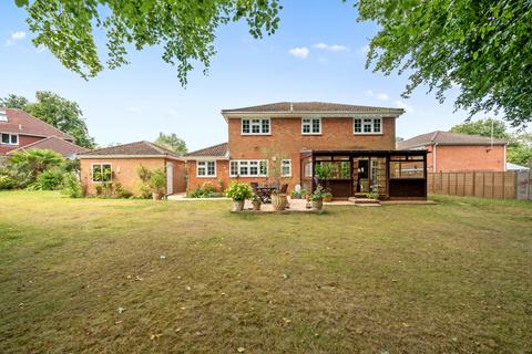 4 bedroom detached house for sale, Cherry Tree Drive, Berkshire RG12