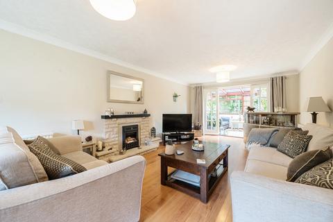 4 bedroom detached house for sale, Cherry Tree Drive, Berkshire RG12