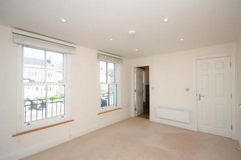 2 bedroom maisonette to rent, St. Georges Place