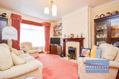 3 bedroom semi-detached house for sale, Birchgate Grove, Bucknall, Stoke-on-Trent