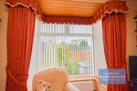 3 bedroom semi-detached house for sale, Birchgate Grove, Bucknall, Stoke-on-Trent