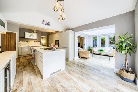 31 Marsh Lane, Solihull, B91 2PG