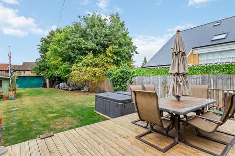 20 Arras Avenue, Morden, SM4 6DF