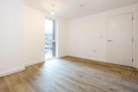 2 bedroom flat to rent, at Hairpin House, Flat 327, Hairpin House, Bradford Street, Digbeth B12