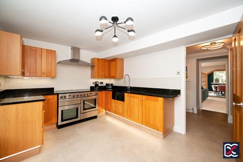 10 Back Lane, Hardingstone, Northampton, NN4 6BX