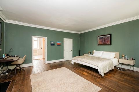 13 Connaught Square, London, W2 2HG