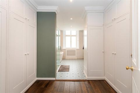 13 Connaught Square, London, W2 2HG