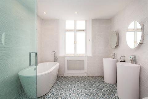 13 Connaught Square, London, W2 2HG