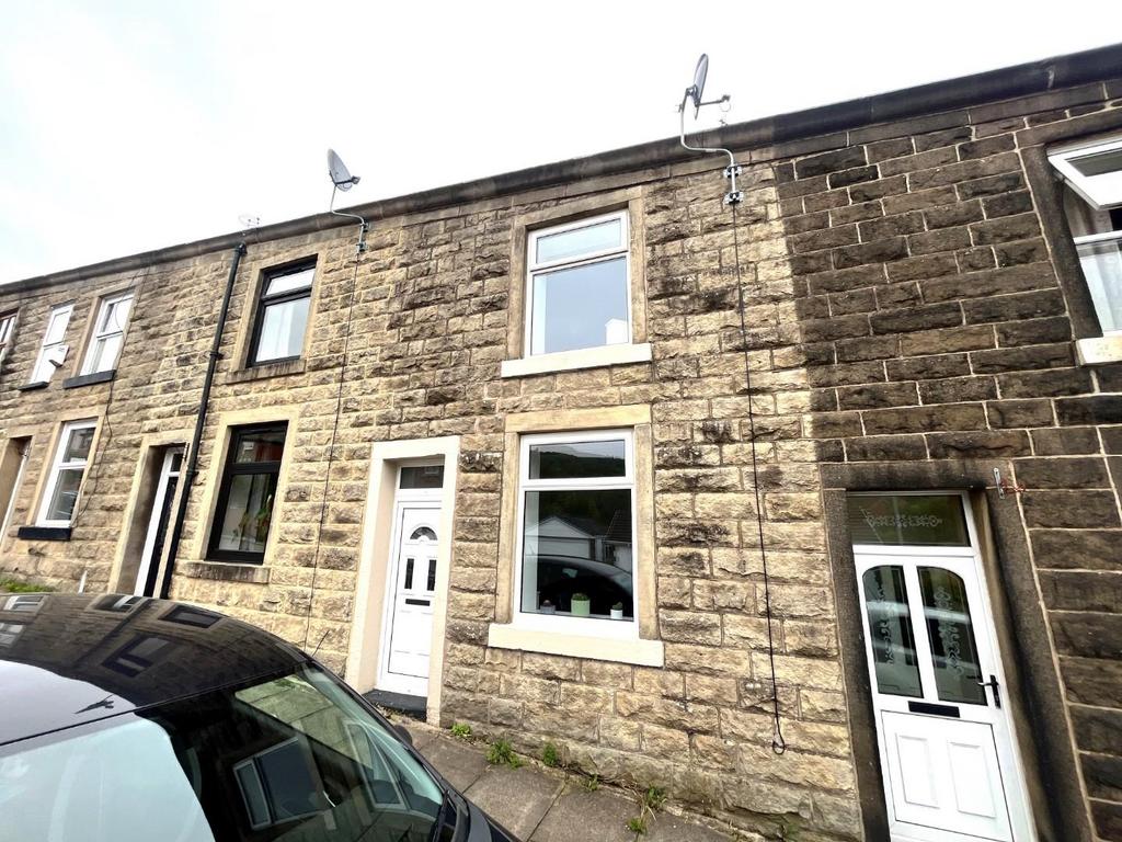 Victoria Street, Ramsbottom BL0 2 bed terraced house to rent £925 pcm