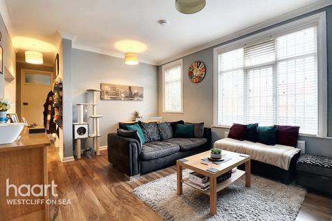 1 bedroom flat for sale, Canewdon Road, WESTCLIFF-ON-SEA