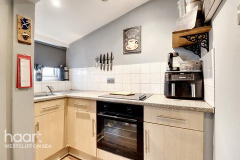 1 bedroom flat for sale, Canewdon Road, WESTCLIFF-ON-SEA