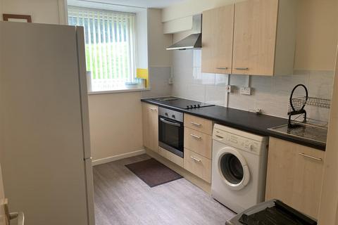 2 bedroom property to rent, Oatland Court, Leeds