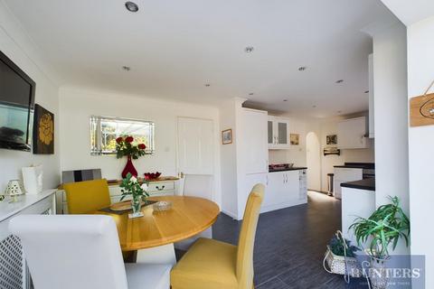 14 Amaranth Way, Up Hatherley, Cheltenham, GL51 3YU