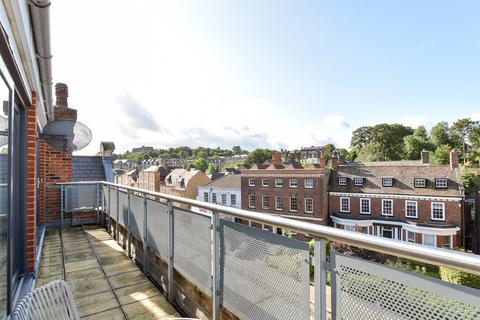 2 bedroom apartment for sale, High Street, Rochester, Kent