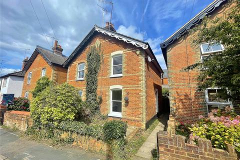 3 bedroom semi-detached house to rent, Cline Road, Guildford, Surrey, GU1