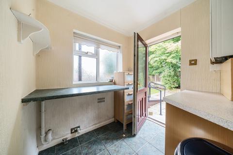 2 Back Moor, Mottram, Hyde, SK14 6LF