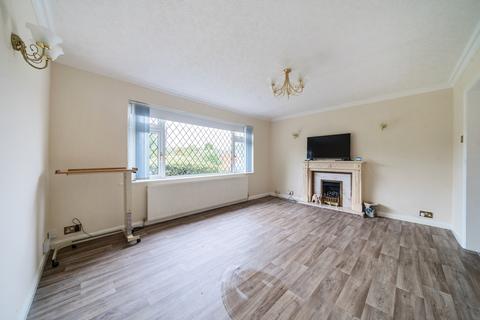 2 Back Moor, Mottram, Hyde, SK14 6LF