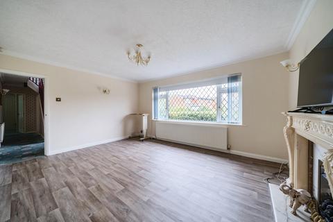 2 Back Moor, Mottram, Hyde, SK14 6LF