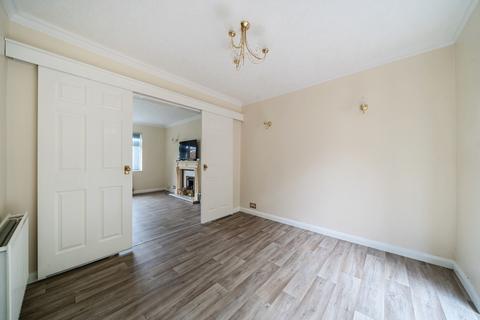 2 Back Moor, Mottram, Hyde, SK14 6LF