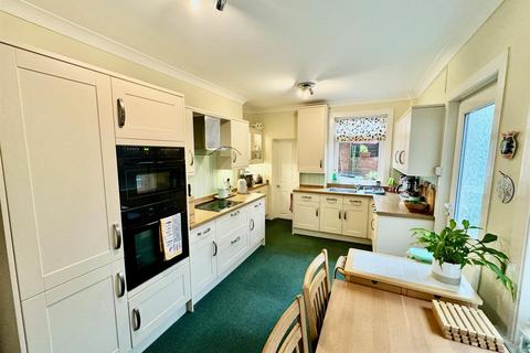 4 bedroom terraced house for sale, Ashville Avenue, Scarborough