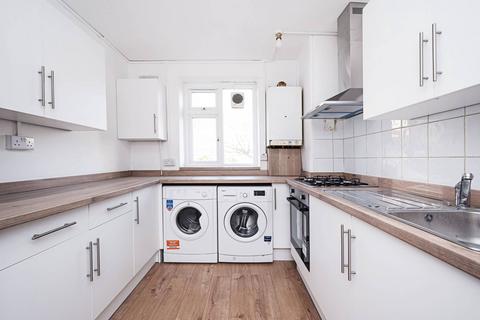 2 bedroom flat to rent, Amhurst Road, Hackney, London, E8