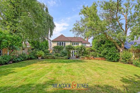 4 bedroom detached house for sale, Honeypot Lane, Brentwood, Essex