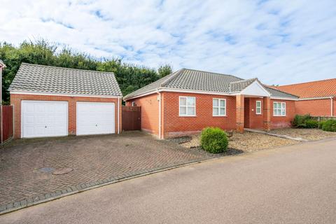 3 bedroom detached bungalow for sale, Meadow View, Hockering