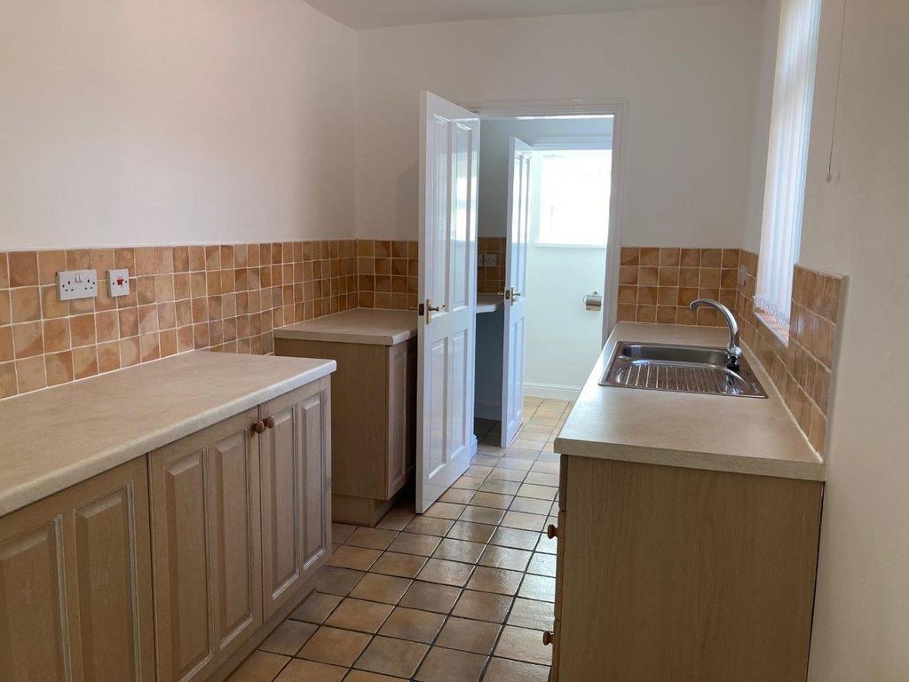 Kitchen 1.jpg