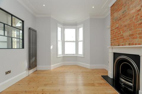 4 bedroom terraced house for sale, Kynaston Road, London