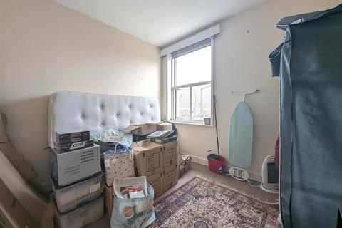 2 bedroom flat for sale, Albion Road, Scarborough