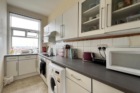 2 bedroom flat for sale, Albion Road, Scarborough