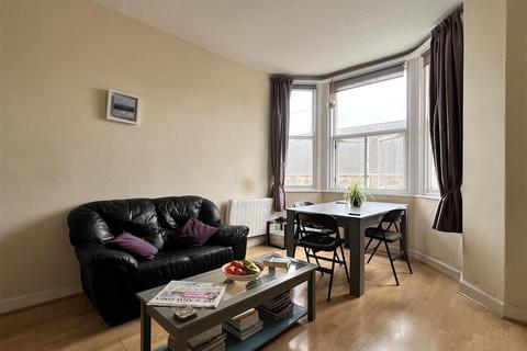 2 bedroom flat for sale, Albion Road, Scarborough