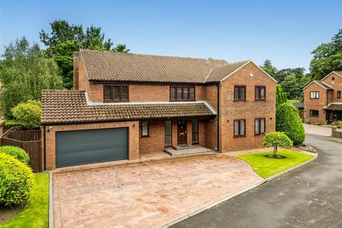 4 bedroom detached house for sale, St. Andrews Close, Darlington