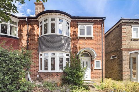 Cricklade Avenue, Streatham, SW2