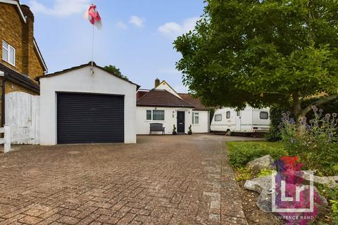 3 bedroom bungalow for sale, Mossendew Close, Uxbridge, UB9