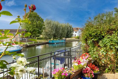 4 bedroom semi-detached house for sale, Red Lane Tewkesbury, Gloucestershire, GL20 5BQ