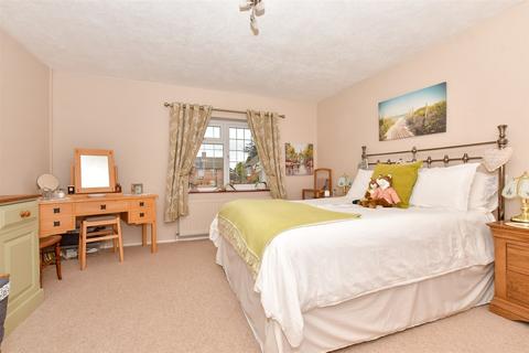 21 Heathside, Appledore, Ashford, TN26 2AT