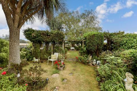 21 Heathside, Appledore, Ashford, TN26 2AT