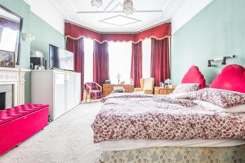 8 bedroom house for sale, Mapesbury Road, London, NW2