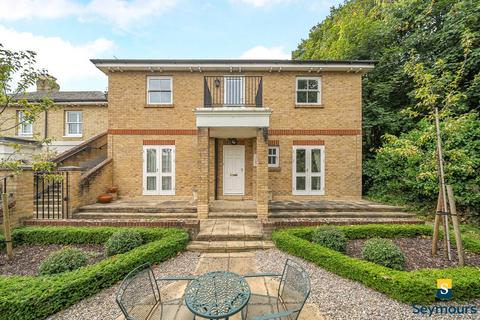 3 bedroom flat for sale, The Mount, Surrey GU1