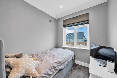 6 Lydstep Road, Chislehurst, BR7 6DU