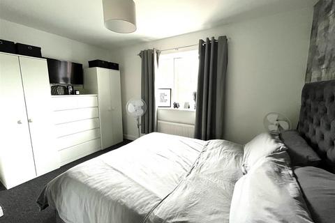 31 Blakeley Close, Rugeley, WS15 2FW