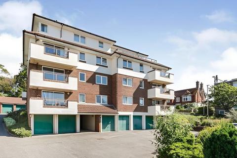 2 bedroom ground floor flat for sale, Rayford Court, Buckhurst Road, Bexhill-On-Sea TN40