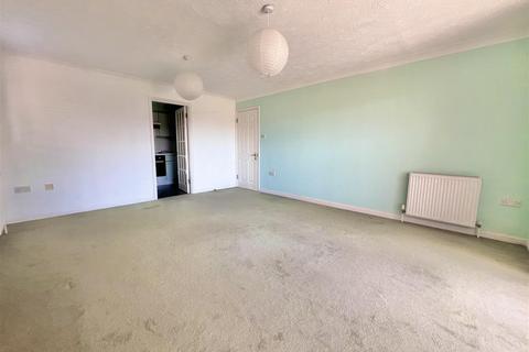 2 bedroom ground floor flat for sale, Rayford Court, Buckhurst Road, Bexhill-On-Sea TN40