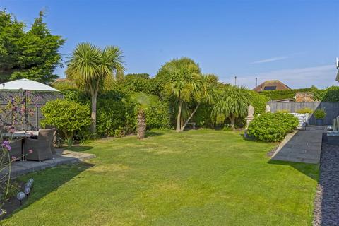 4 bedroom detached bungalow for sale, Telgarth Road, Ferring