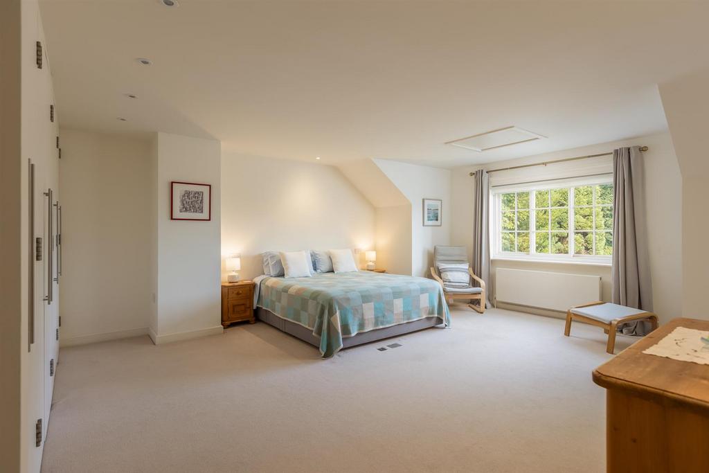 Bedroom 1 Suite