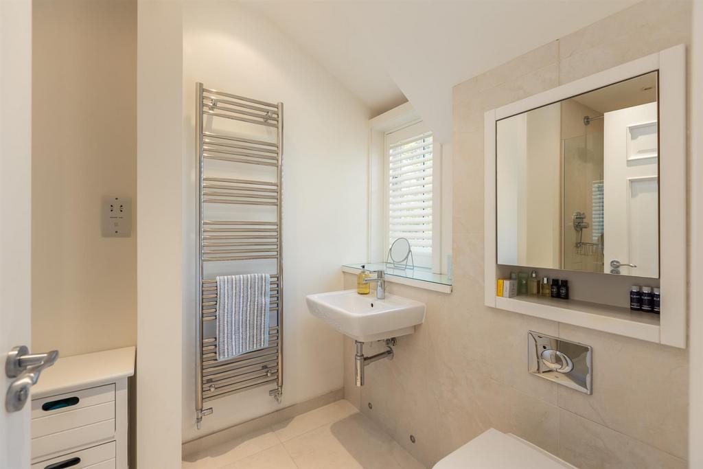 Bedroom 2 Suite