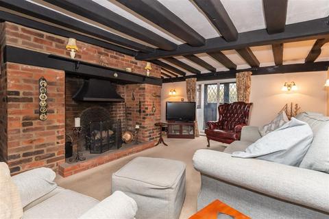 3 bedroom detached house for sale, Duck Lane, Thornwood Common